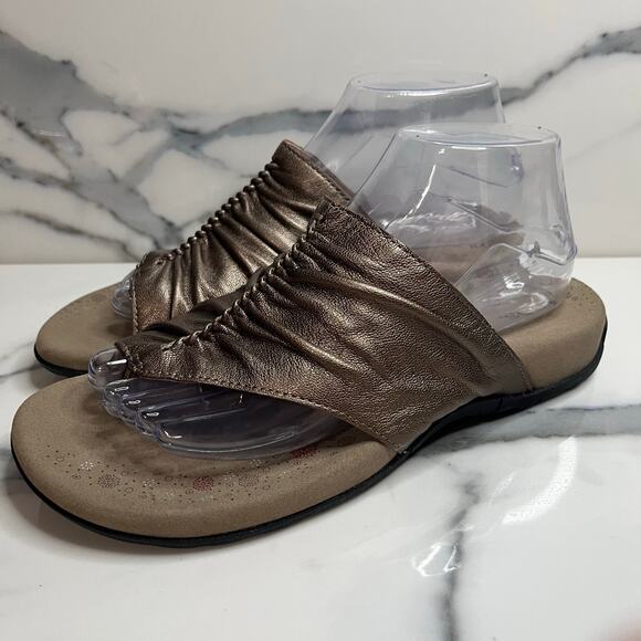 Taos Women's Bronze Leather the Gift 2 Sandals Sz 9 Comfort Outdoors Casual - Picture 3 of 5